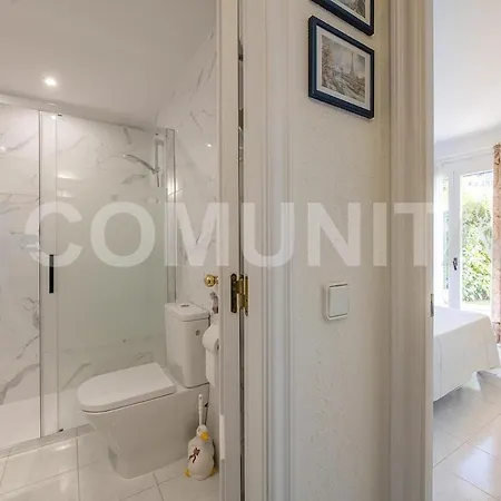 Centrico Con Piscina Y Aparcamiento Апартаменты *