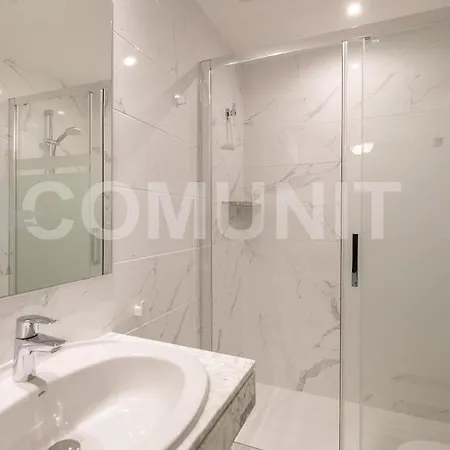 Centrico Con Piscina Y Aparcamiento Апартаменты